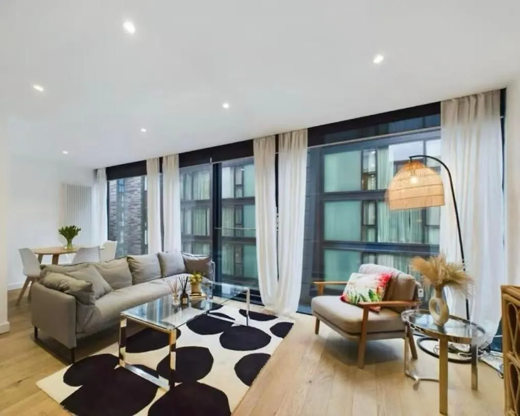 Stunning Modern Apartment In Central אדינבורו