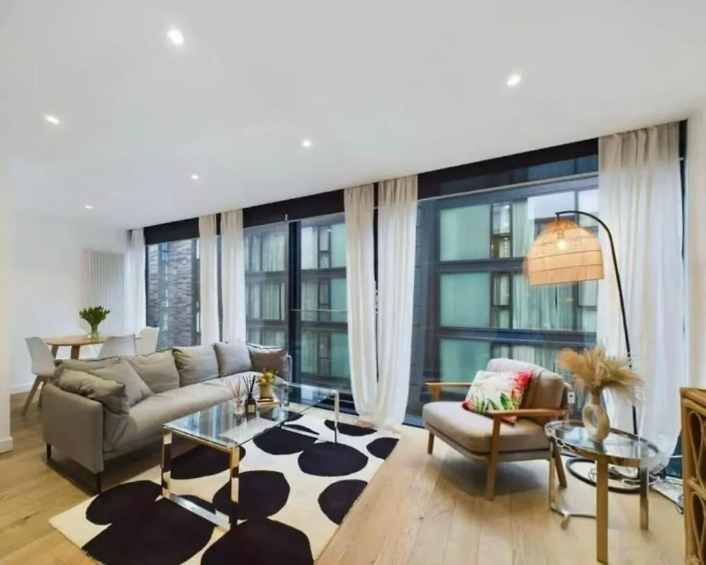 Stunning Modern Apartment In Central אדינבורו